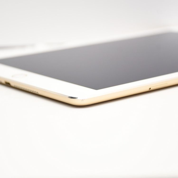docomo iPad Air2 64GB �������