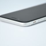 ��ư��ġ�����100 %���վ����ʡ�SIM�ե꡼ iPhone SE�裲���� 128GB �ۥ磻��