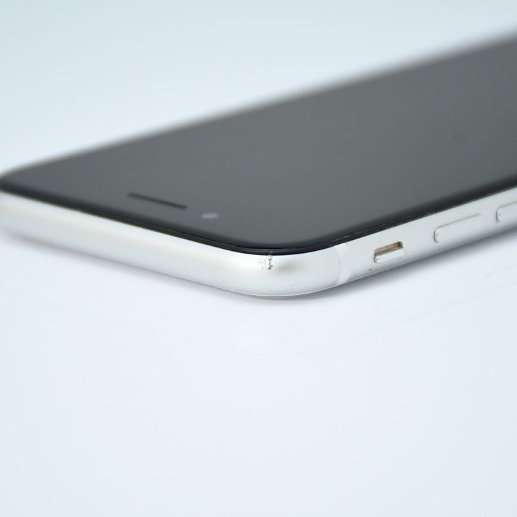 ��ư��ġ�����100 %���վ����ʡ�SIM�ե꡼ iPhone SE�裲���� 128GB �ۥ磻��