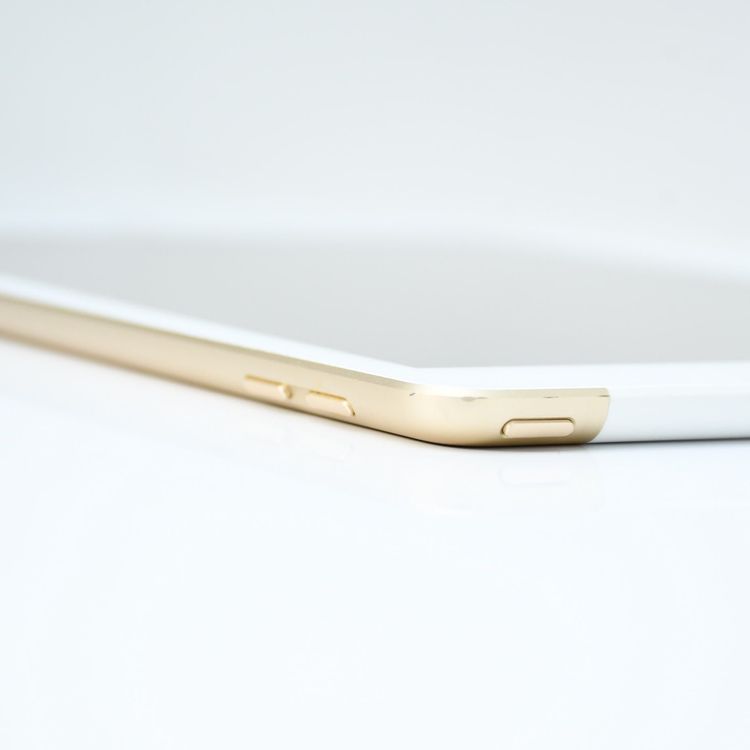 �����ʡ��Хåƥ꡼��������81���docomo SIM�ե꡼iPad ��5���� 32GB �������