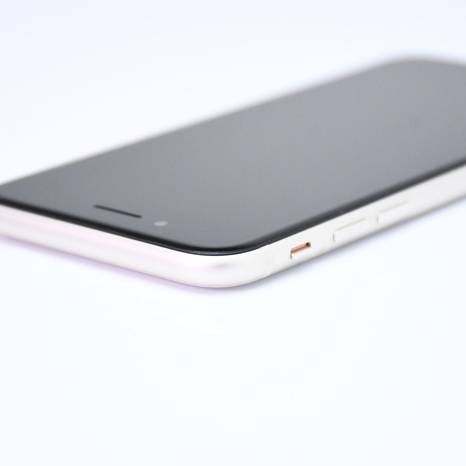 ムスビー｜【美品＊純正電池92%】docomo SIMフリー iPhone SE第3世代 
