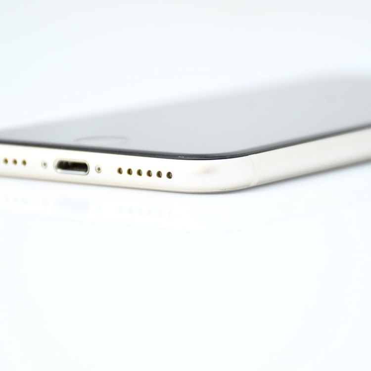 �����ʡ�SIM�ե꡼ iPhoneSE �裳���� 64GB �������饤��