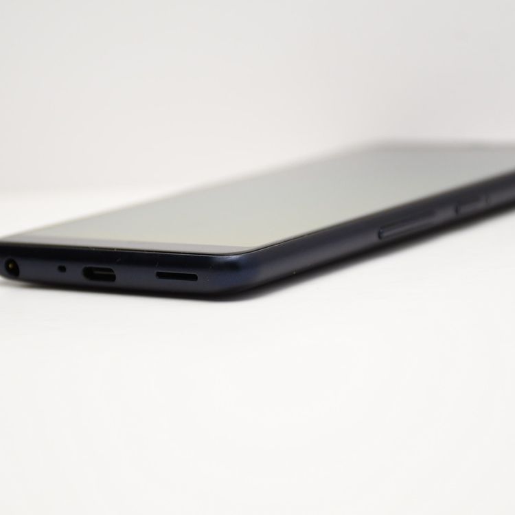 �ڱվ����ʡ�SIM�ե꡼ docomo arrows Be4 F-41A �֥�å�