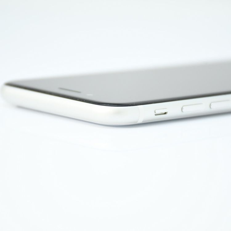 �����ʡ������Хåƥ꡼��������92���SIM�ե꡼iPhone SE �裲���� 64GB