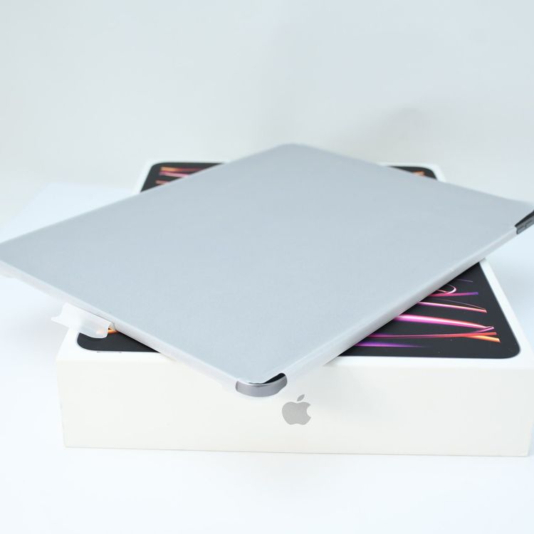 �ڥХåƥ꡼��������90���iPad Pro 12.9����� ��6���� 256GB Wi-Fi��ǥ�