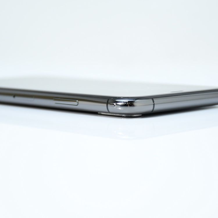 �����ʡ������Хåƥ꡼80���docomo SIM�ե꡼ iPhone XS 256GB