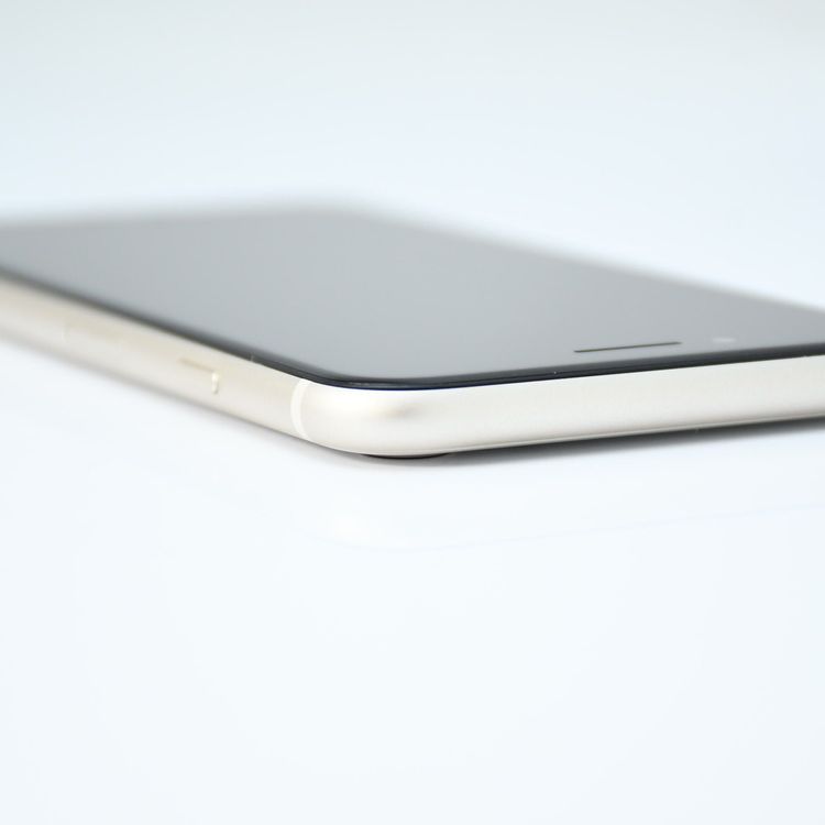 ưġ100 %au SIMե꡼ iPhoneSE 裳 64GB饤