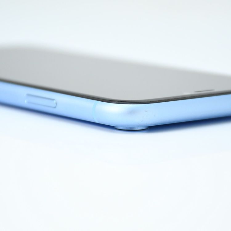 �ڽ����Хåƥ꡼89���docomo SIM�ե꡼ iPhone XR 64GB �֥롼