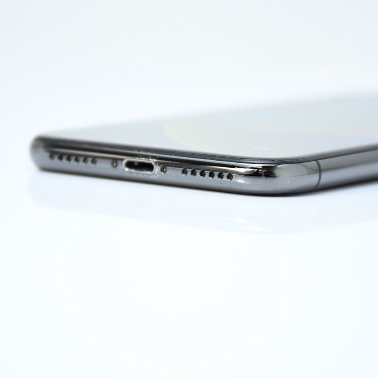 �ڱվ����ʡ������Хåƥ꡼83���docomo SIM�ե꡼ iPhone X 64GB