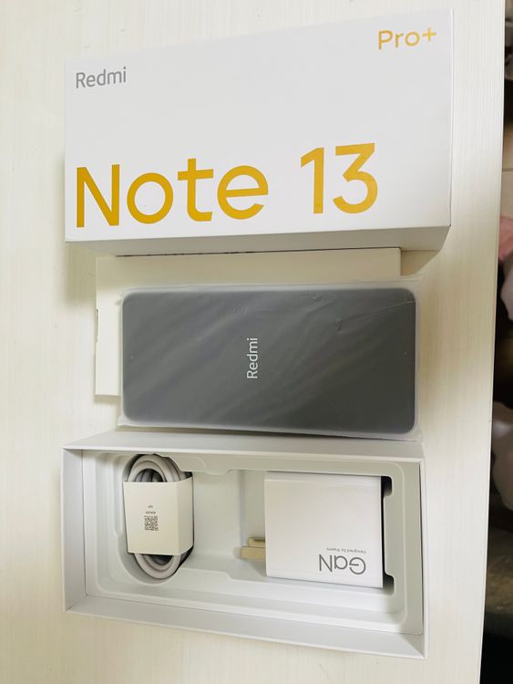 Redmi Note 13 Pro+ 5G 12GB/512GB グローバル版 急速充電器付