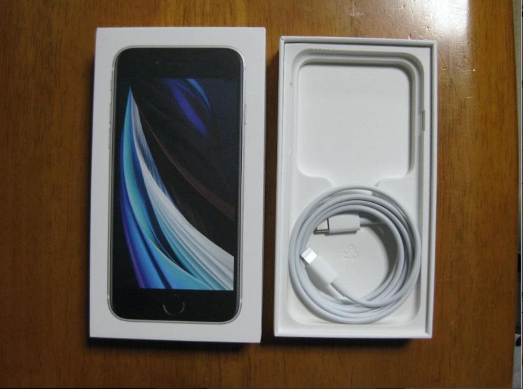 83վ&ӿ100% iPhoneSE 64GB SIMե꡼