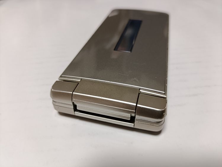 �� docomo SH-02L AQUOS SHARP �������� �������