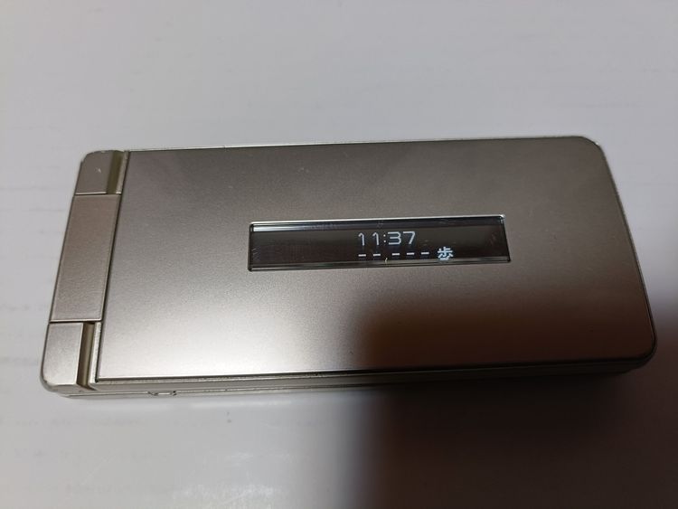 �� docomo SH-02L AQUOS SHARP �������� �������