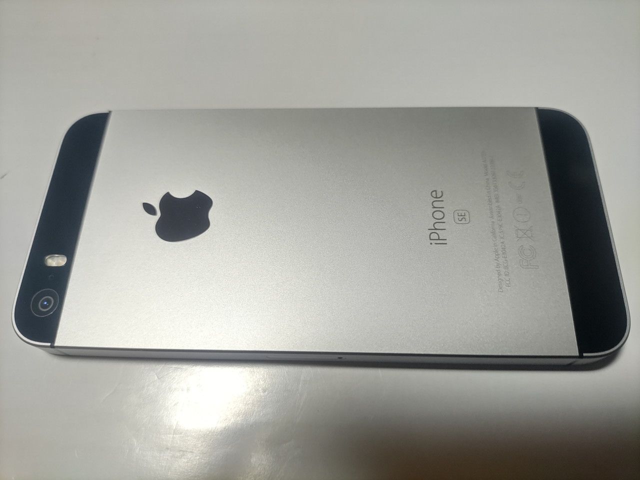 ムスビー｜☆美品 apple iPhoneSE 32GB スペースグレー NP822J/A SIM  