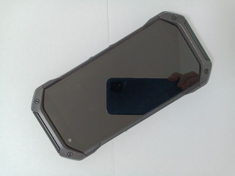 �� au ������ TORQUE 5G KYG01 �֥�å� SIM���å�����Ѥ�