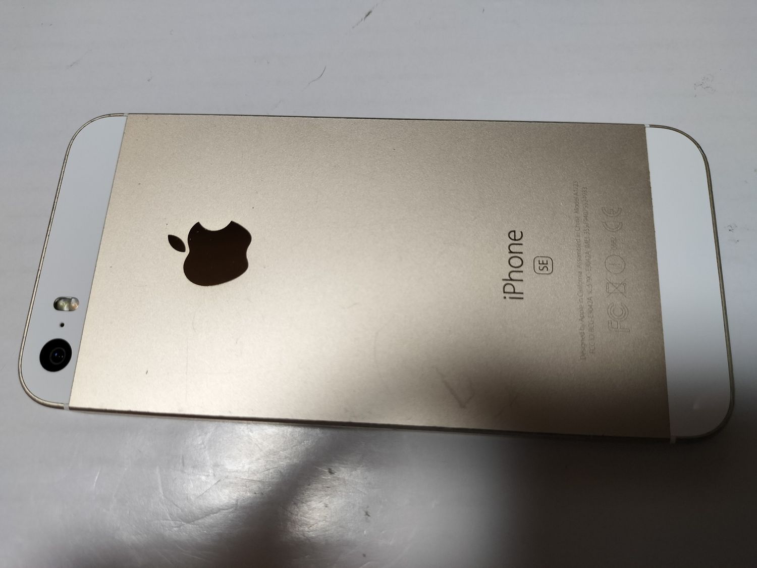 ムスビー｜☆au iPhone SE ゴールド 64GB MLXP2J/A SIMロック解除済み 