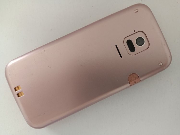 �� docomo �餯�餯�ۥ� F-01M �ԥ�