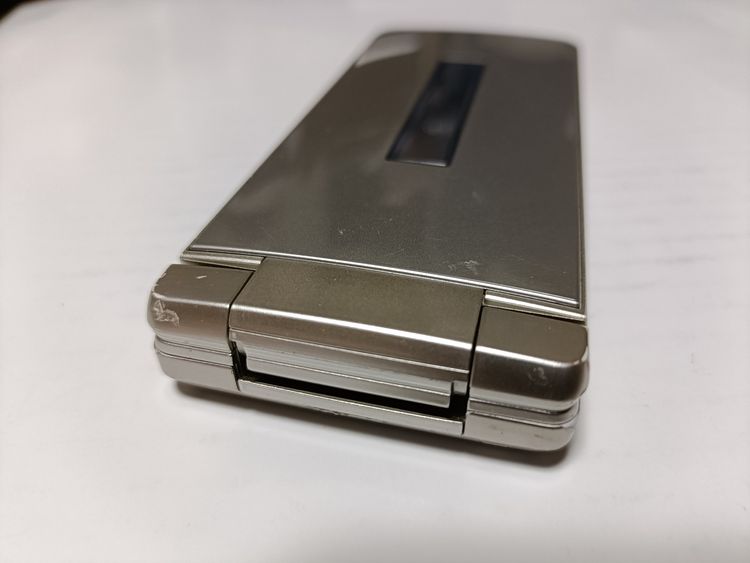 �� docomo SH-02L AQUOS SHARP �������� �������