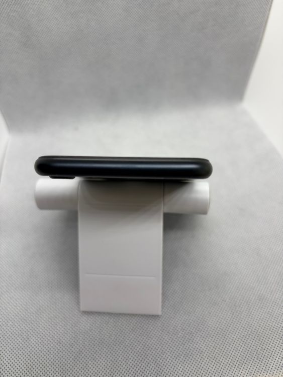 ���ϥԥͥ��ͥå� SIM�ե꡼ iPhoneSE ��3���� 64GB �ߥåɥʥ��� �Хåƥ꡼84%