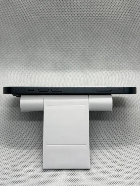 ���Хåƥ꡼84% SIM�ե꡼ iPhone14 128GB �ߥåɥʥ���