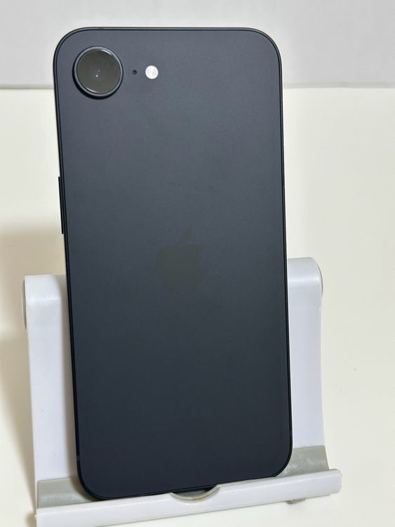 ������Ʊ�� �Хåƥ꡼100% SIM�ե꡼ iPhone17e 256GB �֥�å�