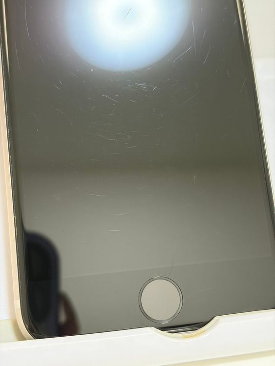 ��SIM�ե꡼ iPhoneSE ��3���� 128GB �������饤��
