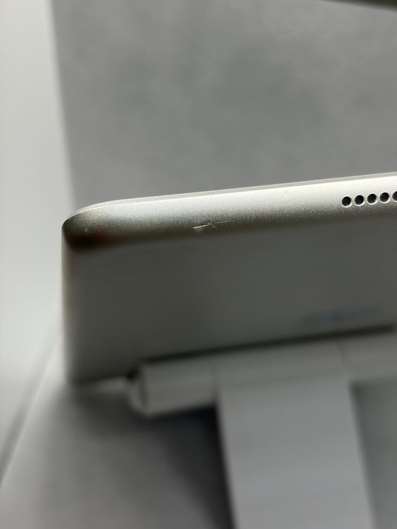 ���ϥԥͥ��ͥå� SIM�ե꡼ iPad ��5���� 32GB ����С�