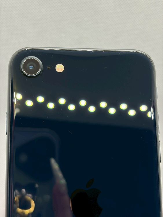 ���Хåƥ꡼84% SIM�ե꡼ iPhoneSE ��3���� 256GB �ߥåɥʥ���