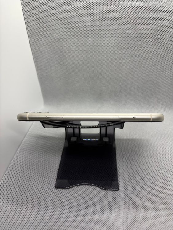 ���ϥԥͥ��ͥå� SIM�ե꡼ iPhone11 64GB �ۥ磻�� �Хåƥ꡼82%