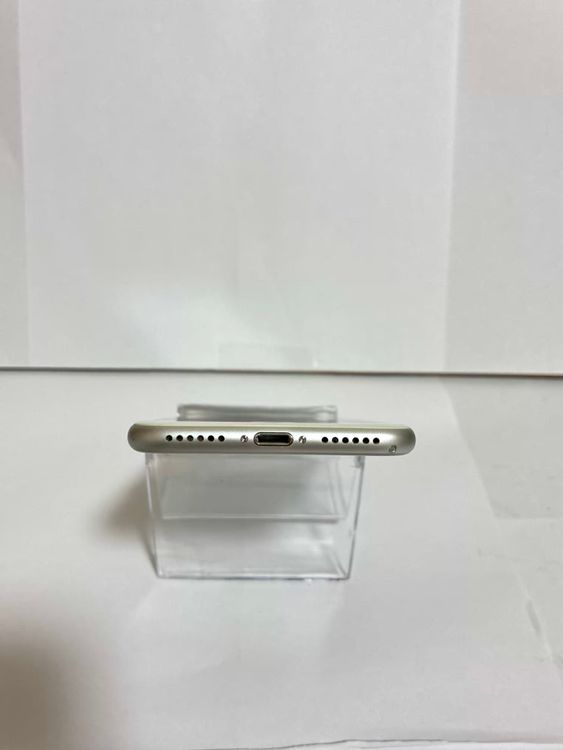 ���Хåƥ꡼83% iPhone7 32GB ����С�   ����̵��