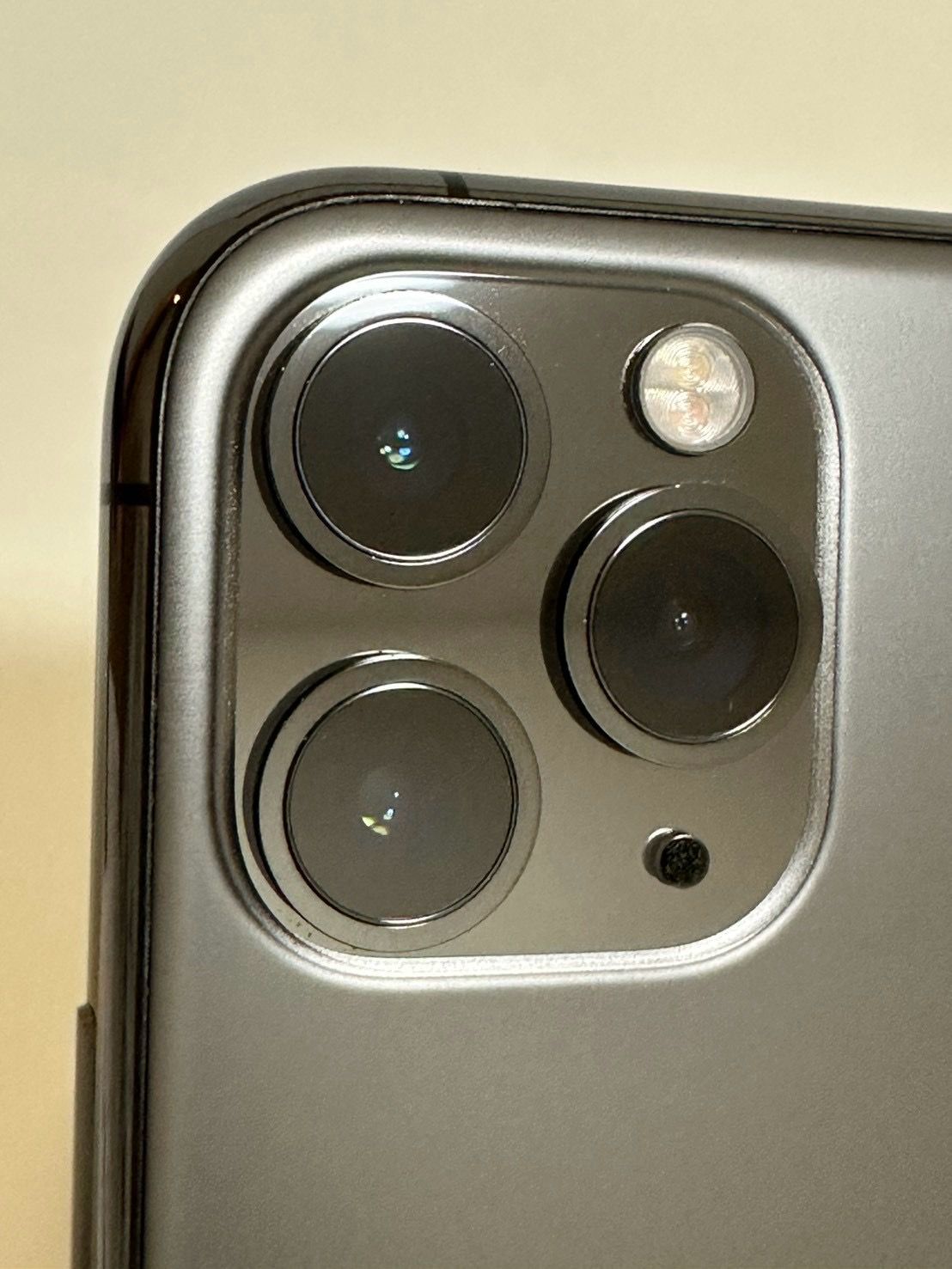 ムスビー｜○バッテリー83% SIMフリー iPhone11Pro 256GB スペース