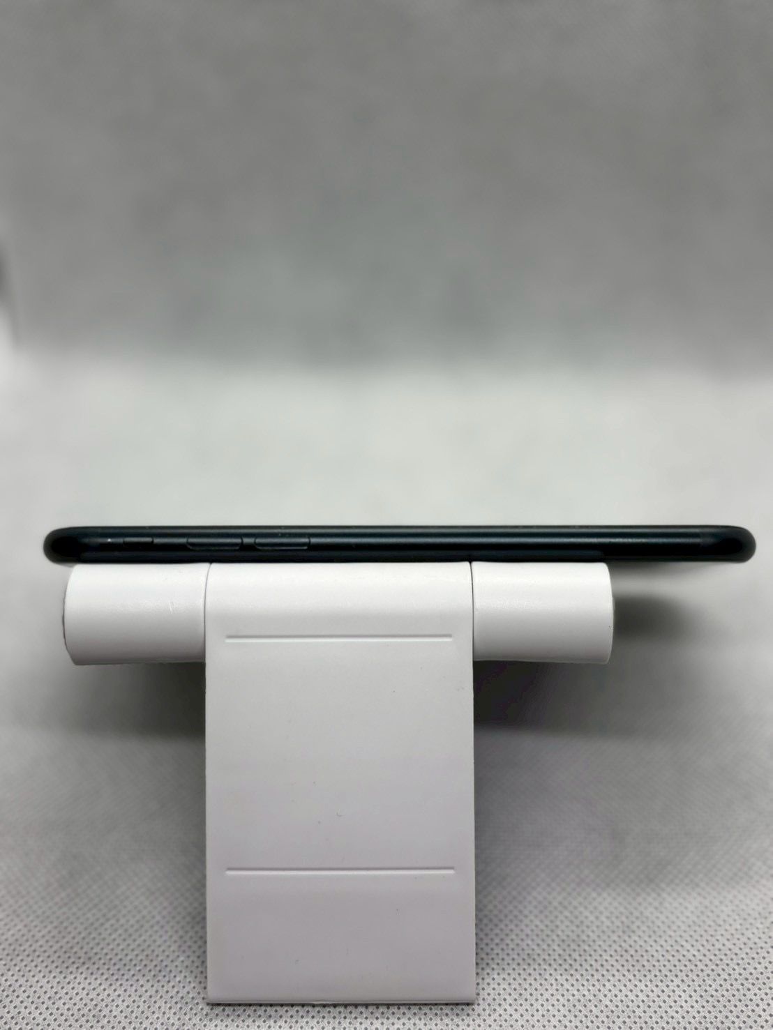 ムスビー｜○バッテリー90% 超美品 SIMフリー iPhoneSE 第3世代 64GB