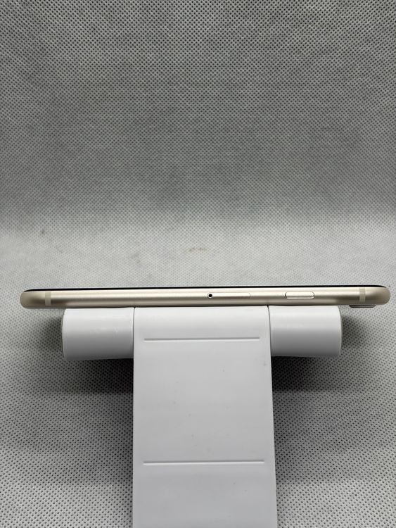 ������ SIM�ե꡼ iPhoneSE ��3���� 64GB �������饤��