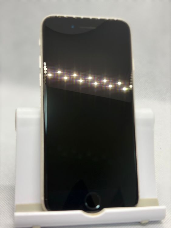 ��Ķ���� SIM�ե꡼ iPhoneSE ��3���� 64GB �������饤�� �Хåƥ꡼82%