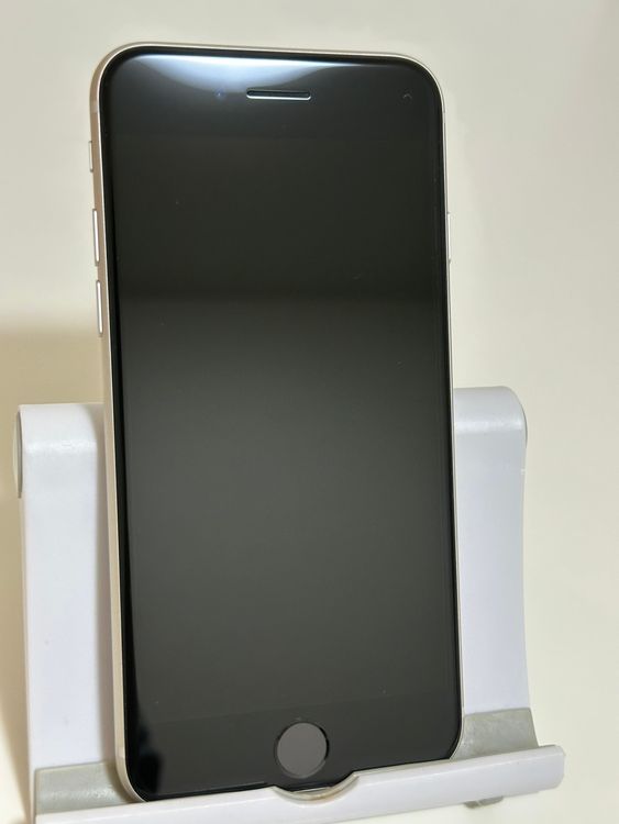 ������ �Хåƥ꡼98% SIM�ե꡼ iPhoneSE ��3���� 128GB �������饤��