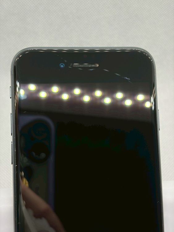 ���Хåƥ꡼100% Ķ���� SIM�ե꡼ iPhoneSE ��3���� 128GB �ߥåɥʥ���