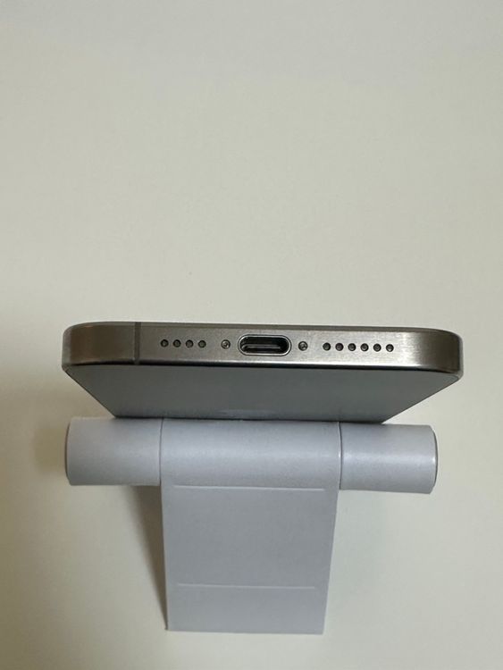 ��Ķ���� SIM�ե꡼ iPhone15ProMax 256GB �ʥ���������˥���