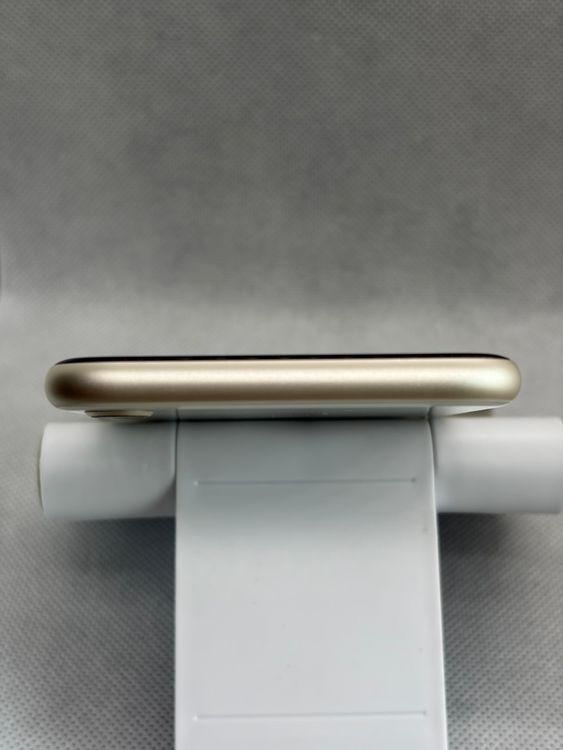 ���Хåƥ꡼87% SIM�ե꡼ iPhoneSE ��3���� 64GB �������饤��