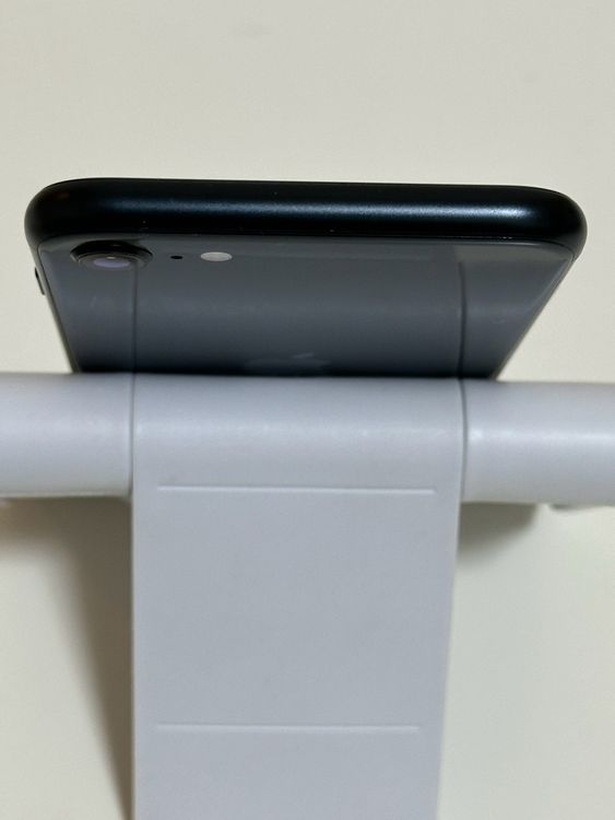 ���Хåƥ꡼100% SIM�ե꡼ iPhoneSE ��3���� 64GB �ߥåɥʥ���