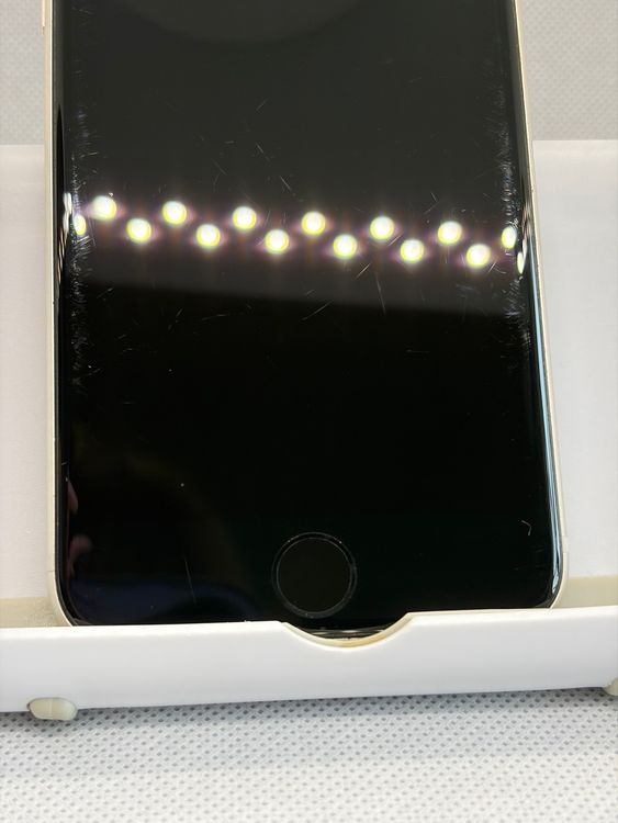 ���Хåƥ꡼87% SIM�ե꡼ iPhoneSE ��3���� 64GB �������饤��