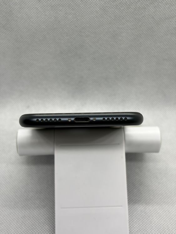 ���Хåƥ꡼100% ���� SIM�ե꡼ iPhoneSE ��3���� 64GB �ߥåɥʥ���