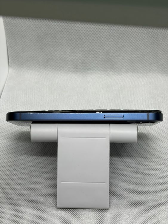 ���Хåƥ꡼100% SIM�ե꡼ iPhone12 128GB �֥롼