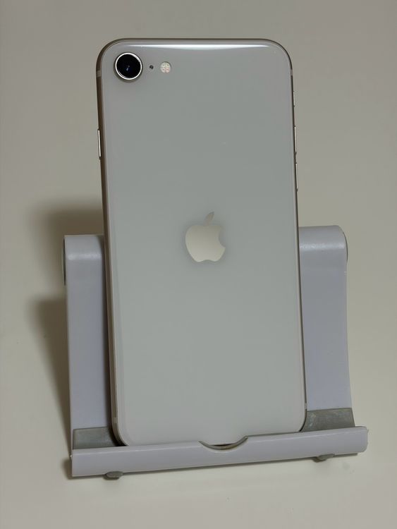 ���Хåƥ꡼80% SIM�ե꡼ iPhoneSE ��3���� 64GB �������饤��