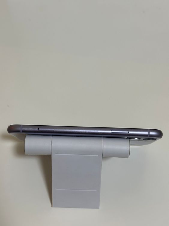 ���Хåƥ꡼95% SIM�ե꡼ iPhone11 64GB �ѡ��ץ�