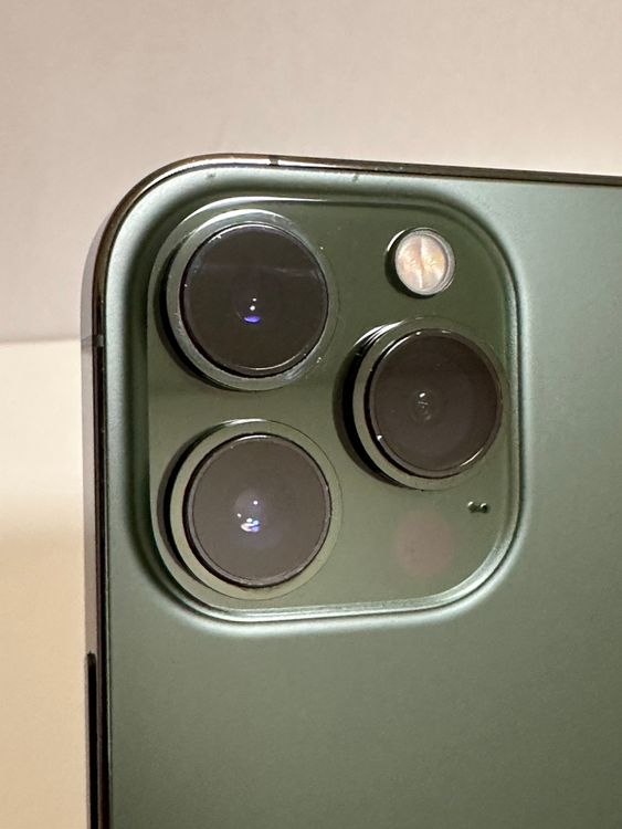 ���Хåƥ꡼82% SIM�ե꡼ iPhone13ProMax 256GB ����ѥ��󥰥꡼��