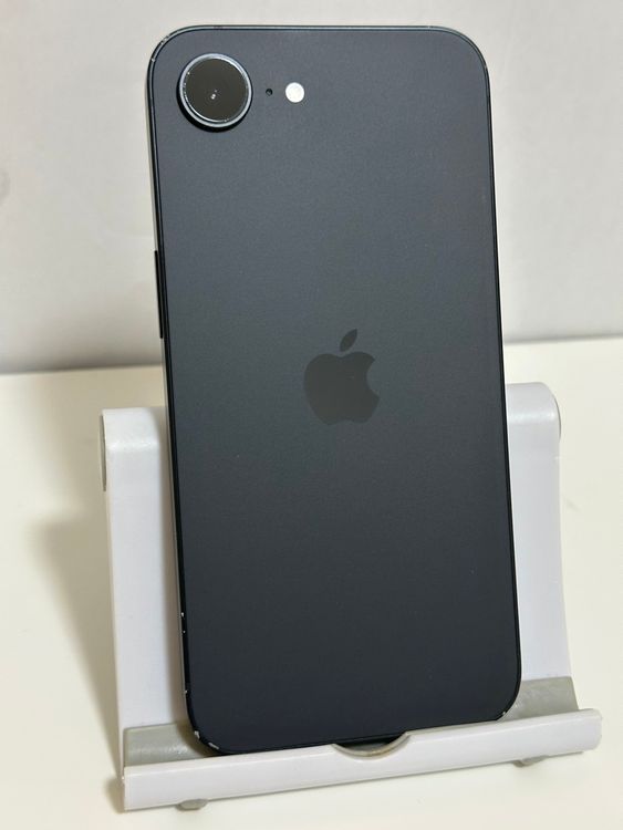 ���Хåƥ꡼96% SIM�ե꡼ iPhone16e 128GB �֥�å�