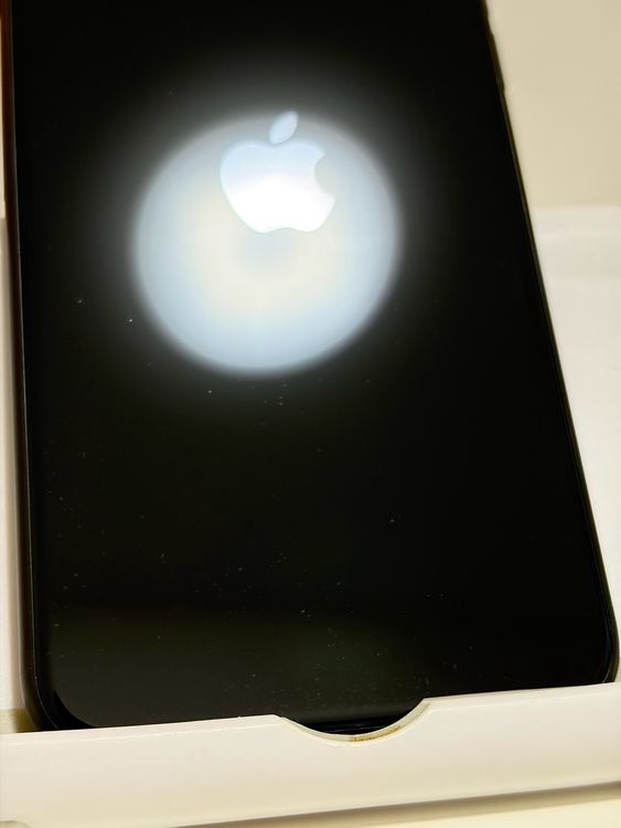 ��SIM�ե꡼ iPhoneSE ��3���� 128GB �ߥåɥʥ���