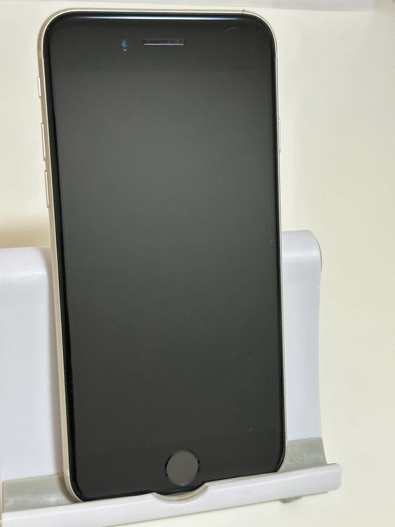 ���Хåƥ꡼94% SIM�ե꡼ iPhoneSE ��3���� 64GB �������饤��