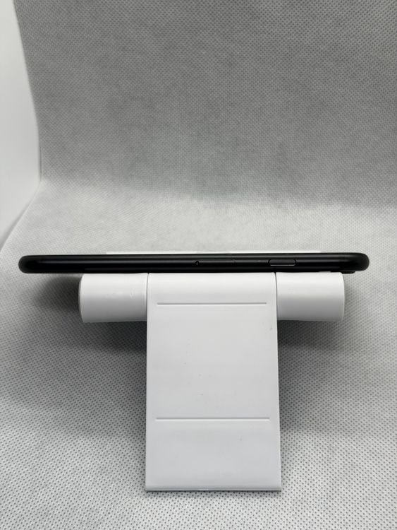 ���ϥԥͥ��ͥå� SIM�ե꡼ iPhoneSE ��2���� 64GB �֥�å�