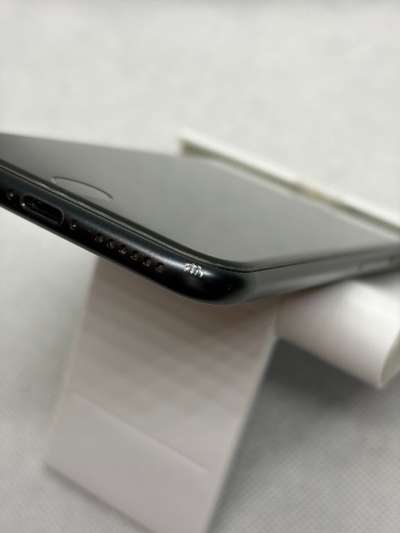 ���Хåƥ꡼91% SIM�ե꡼ iPhoneSE ��3���� 64GB �ߥåɥʥ���